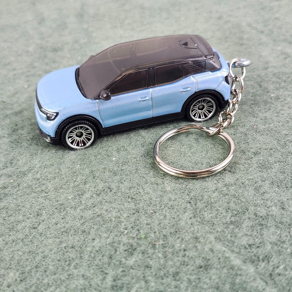 Matchbox - 2025 Mainline 7/125 2024 Ford Explorer BEV (BBJBN40) Custom Keychain
